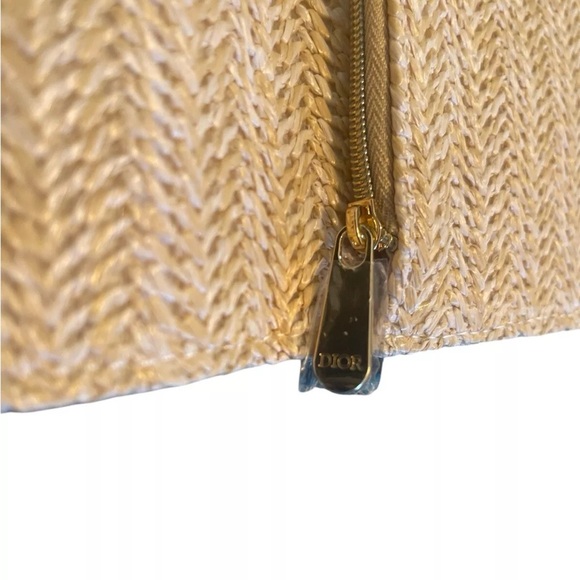 Christian Dior Raffia/Rattan Beauty Clutch Pouch Limited Edition 2023 - Picture 2 of 4